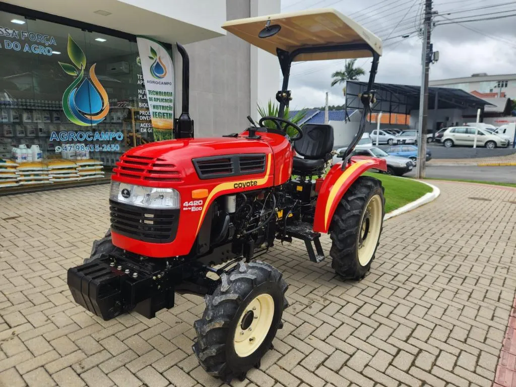 Trator Agrícola marca Coyote modelo 4420 ano 2020