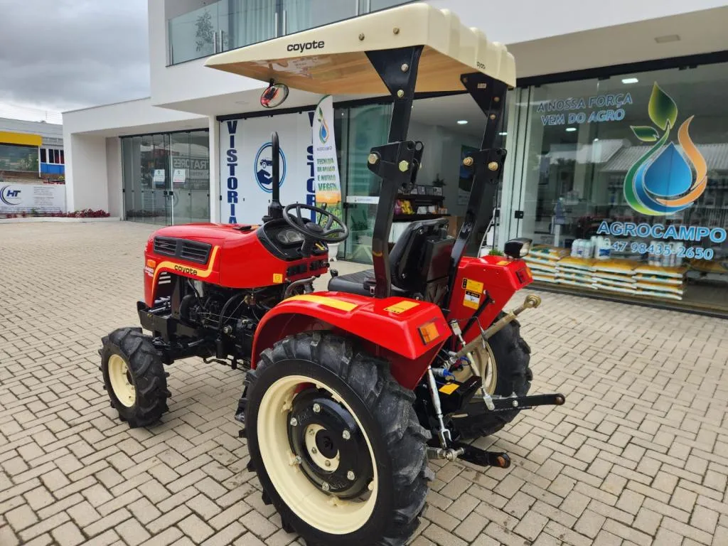Trator Agrícola marca Coyote modelo 4420 ano 2020