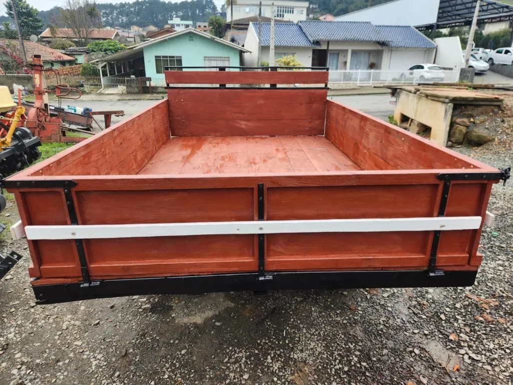 Carreta agrícola  modelo 4 toneladas Pneu simples