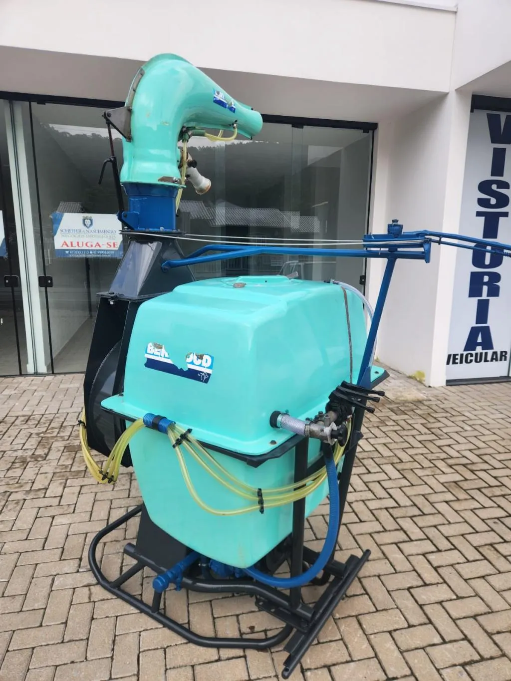 Pulverizador da marca Montana  modelo 400 litros Jatão