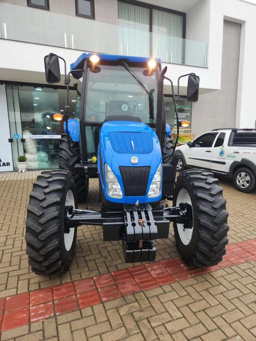 Trator New Holland  TL75 gabinado ano 2015