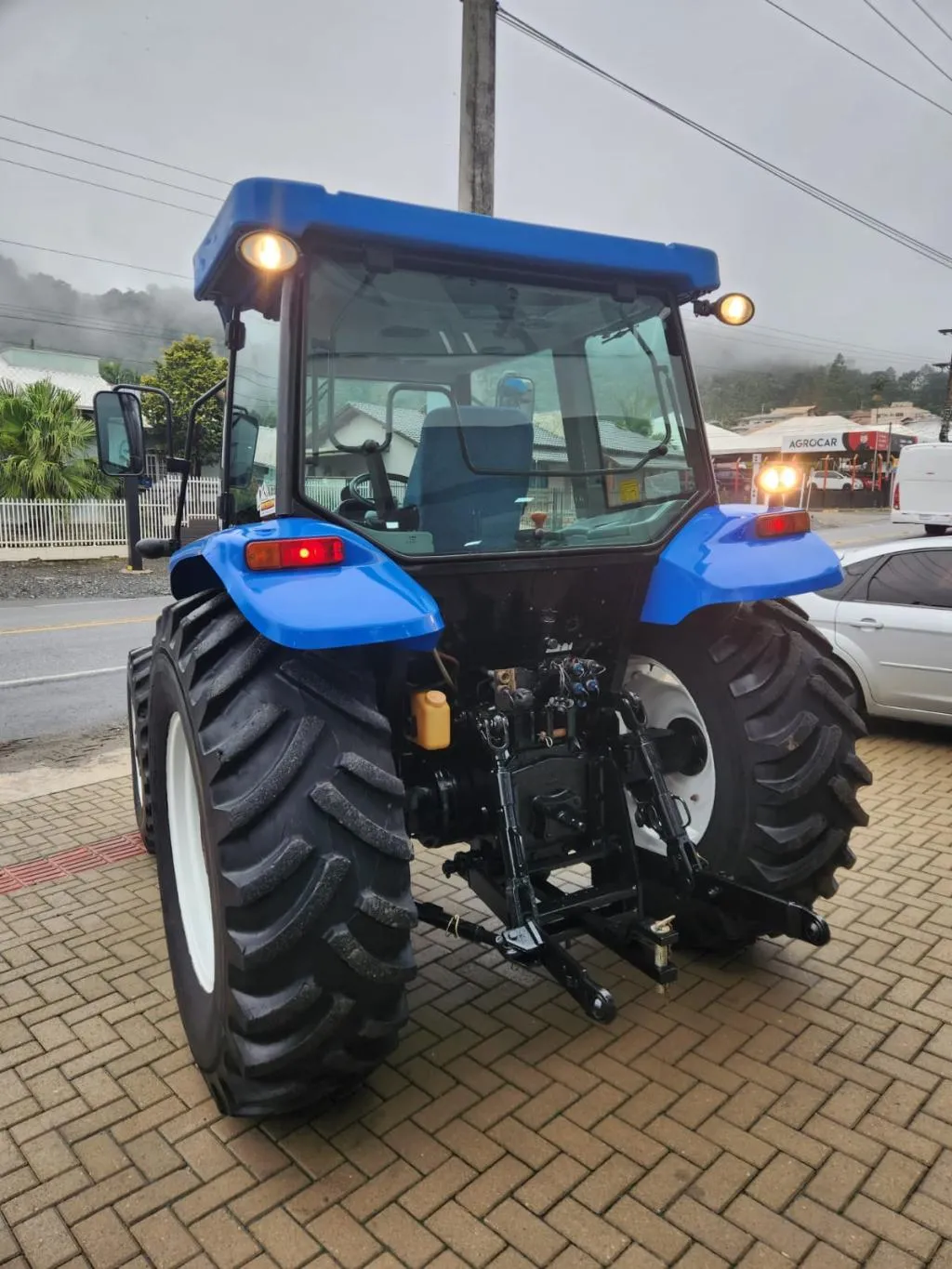 Trator New Holland  TL75 gabinado ano 2015