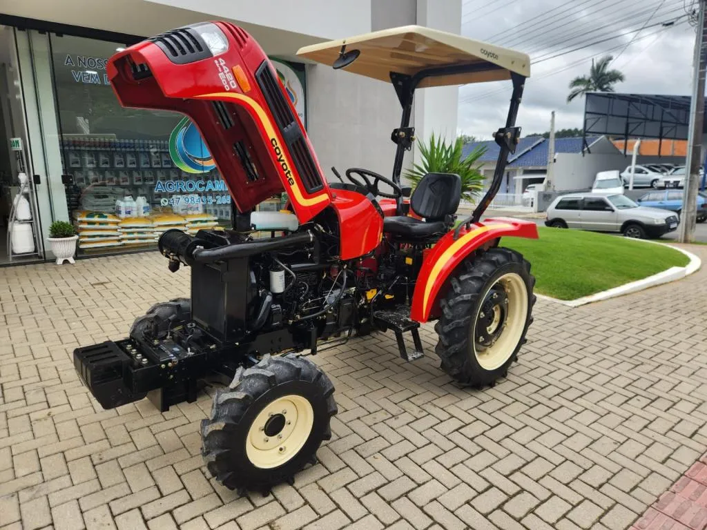 Trator Agrícola marca Coyote modelo 4420 ano 2020