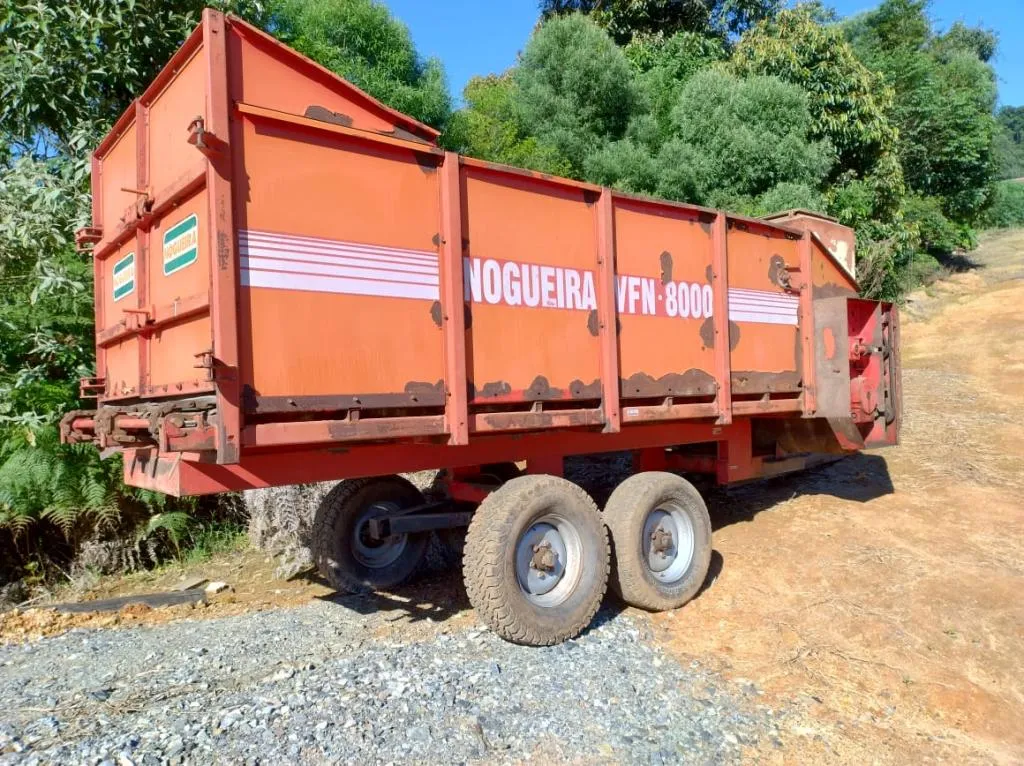 Vagão Forrageiro Nogueira VFN 8000 com misturador