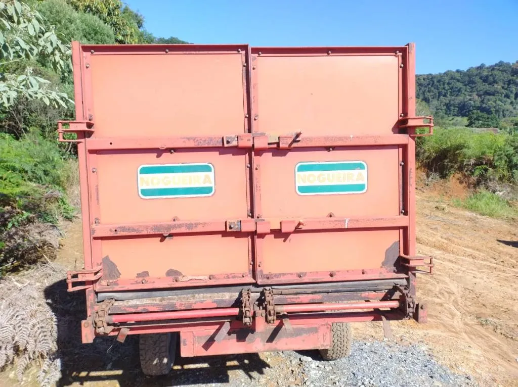 Vagão Forrageiro Nogueira VFN 8000 com misturador