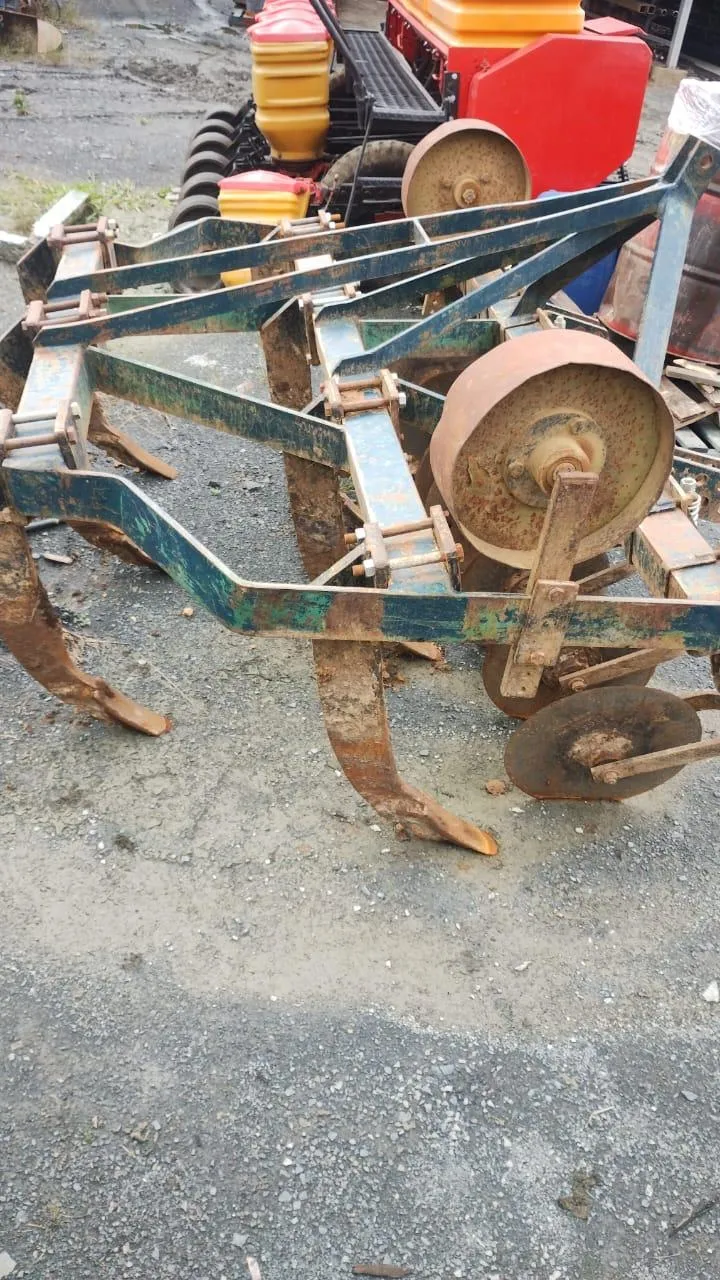 Subsolador giro semi-novo 7 hastes
