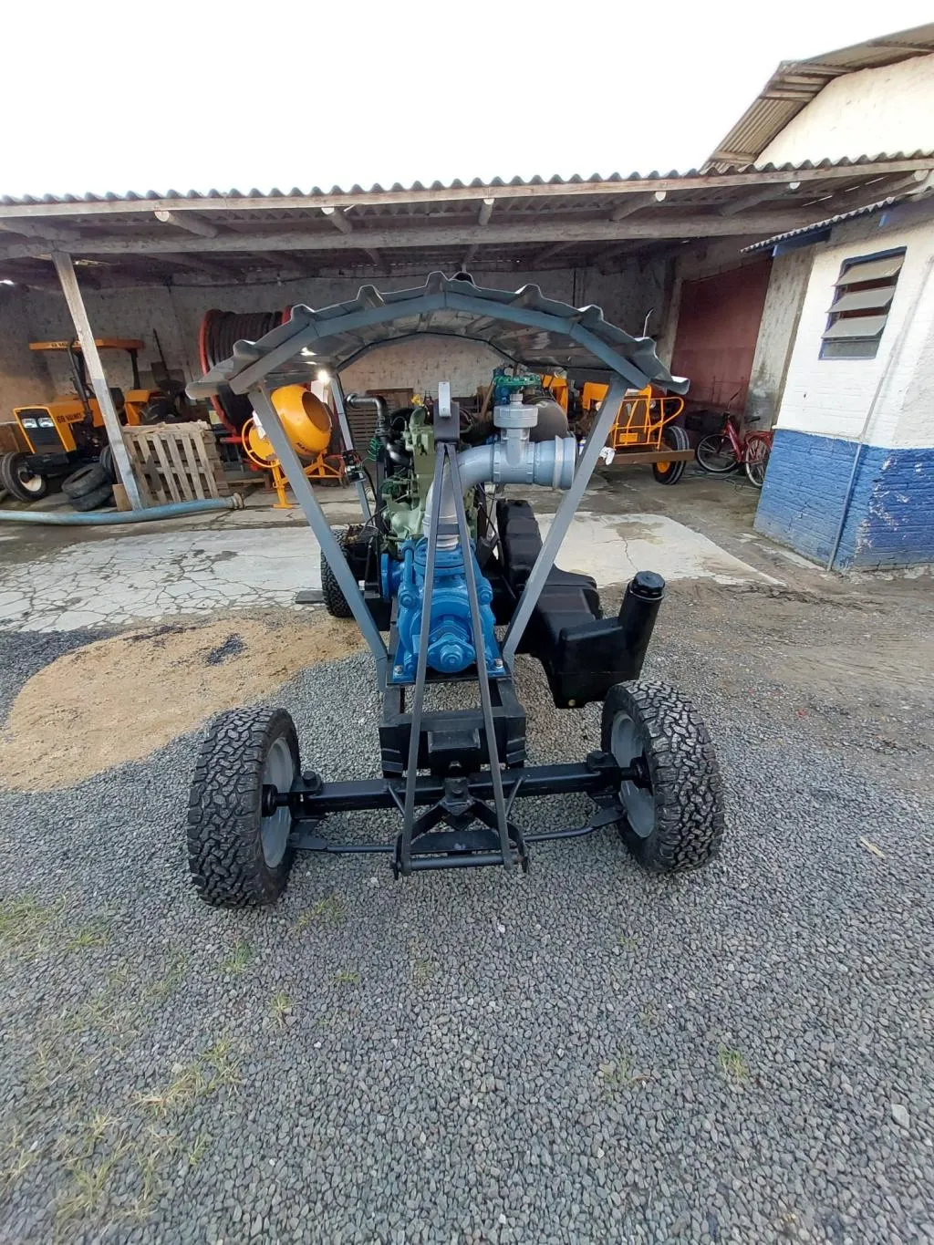 Conjunto  de Irrigação Top Motor  Mercedes 352 com 130 CVS de Potência KSB 5/ 100