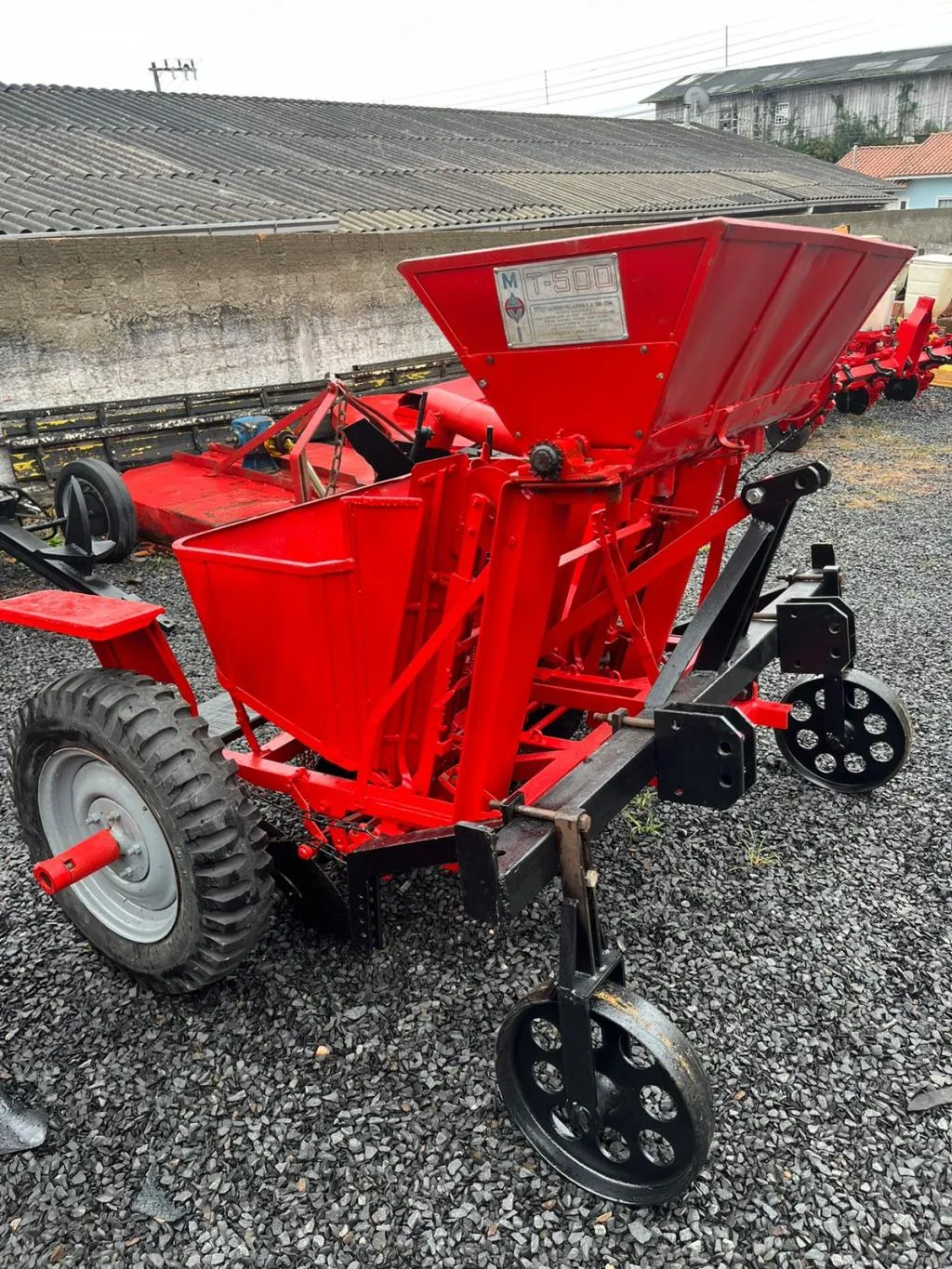 Plantadeira de batata Mavi T-500