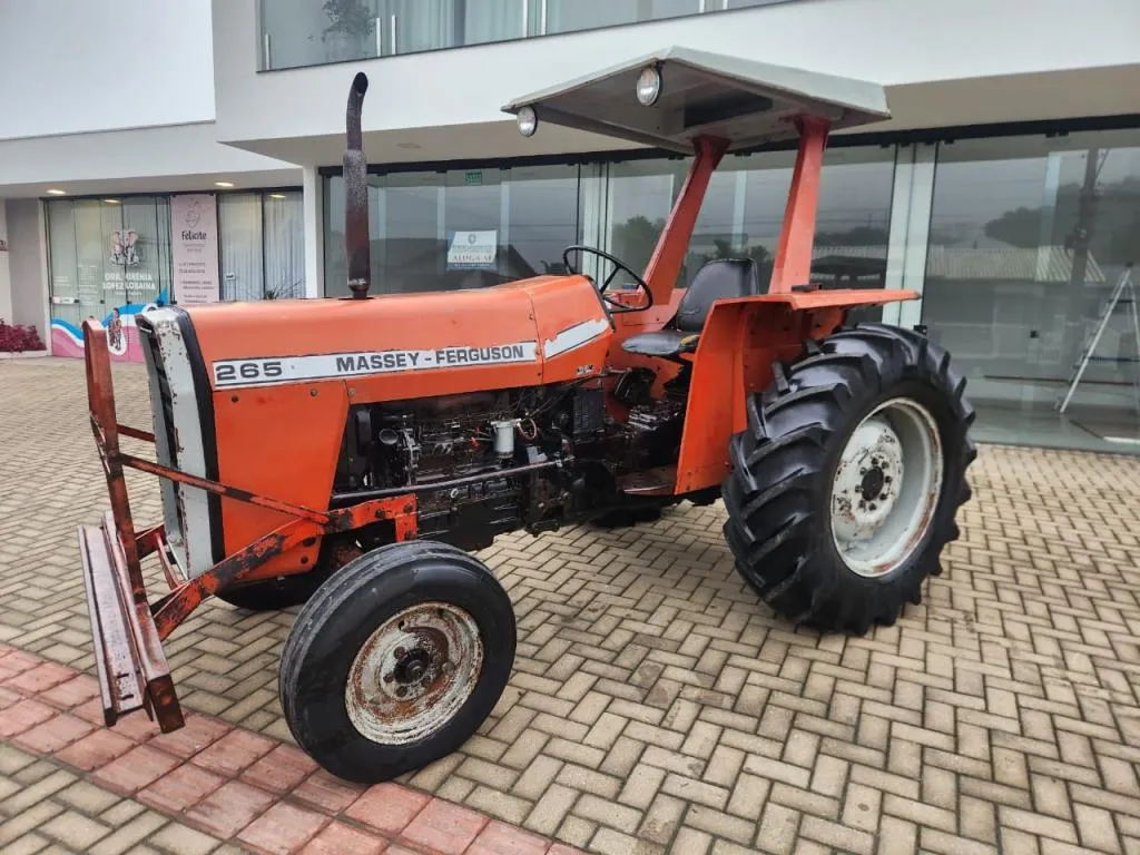 Trator Massey Ferguson modelo 265 ano 1985 com bloqueio