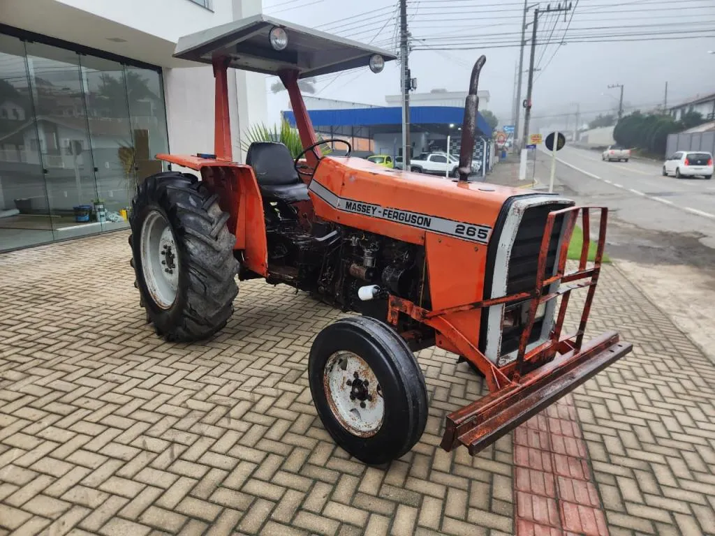 Trator Massey Ferguson modelo 265 ano 1985 com bloqueio