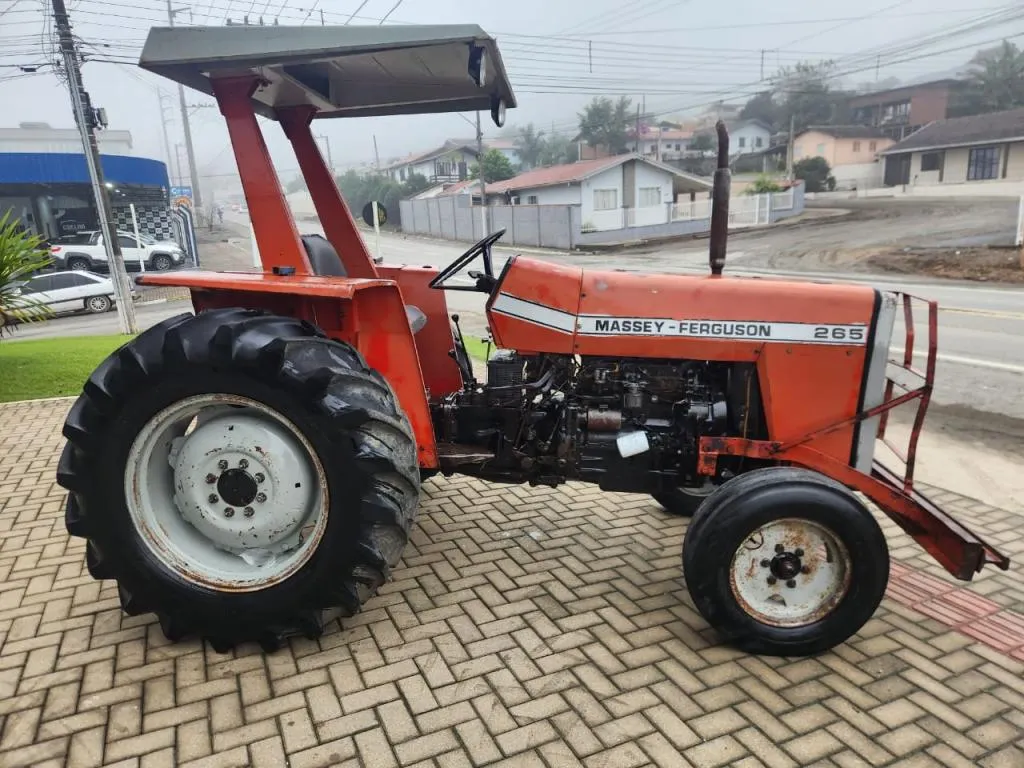 Trator Massey Ferguson modelo 265 ano 1985 com bloqueio