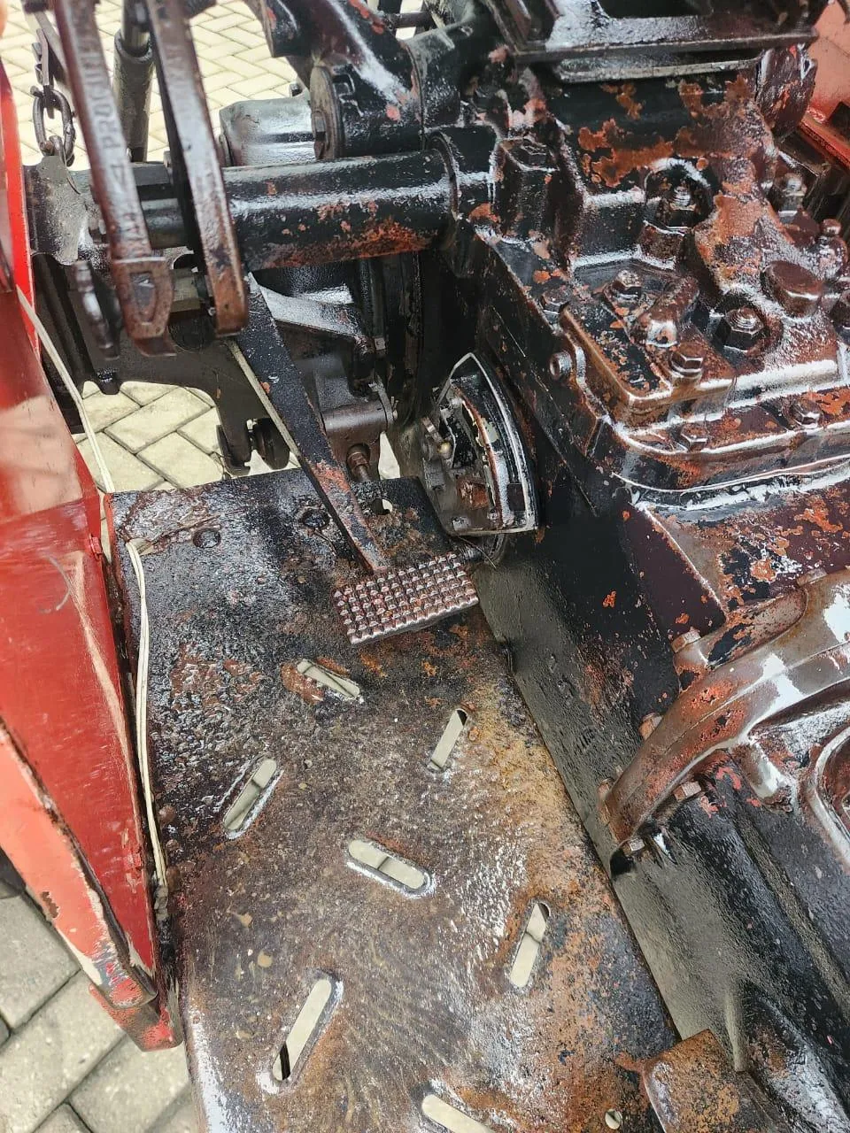 Trator Massey Ferguson modelo 265 ano 1985 com bloqueio