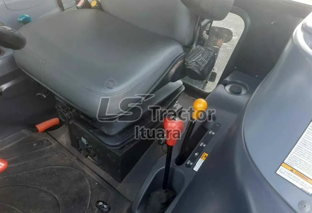 TRATOR LS TRACTOR LS PLUS 100 2013/2013 4x4