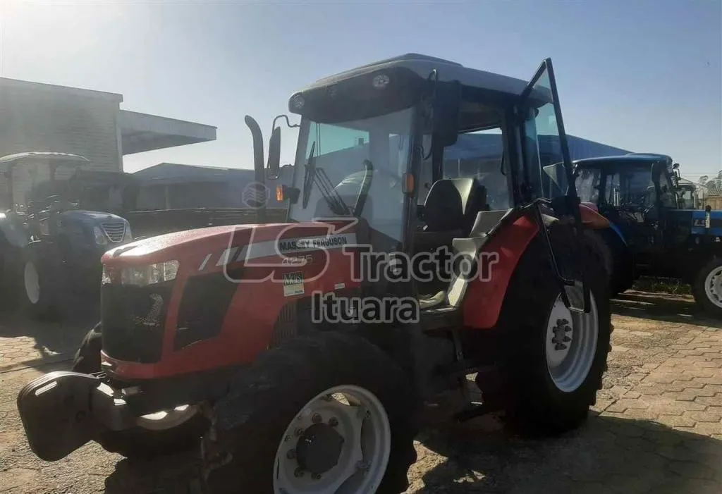 TRATOR MASSEY FERGUSON MF 4275 2015/2015