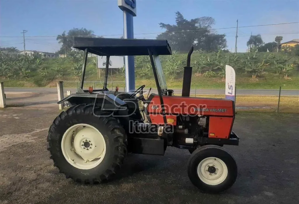 TRATOR VALMET 685 1999/1999 4x4