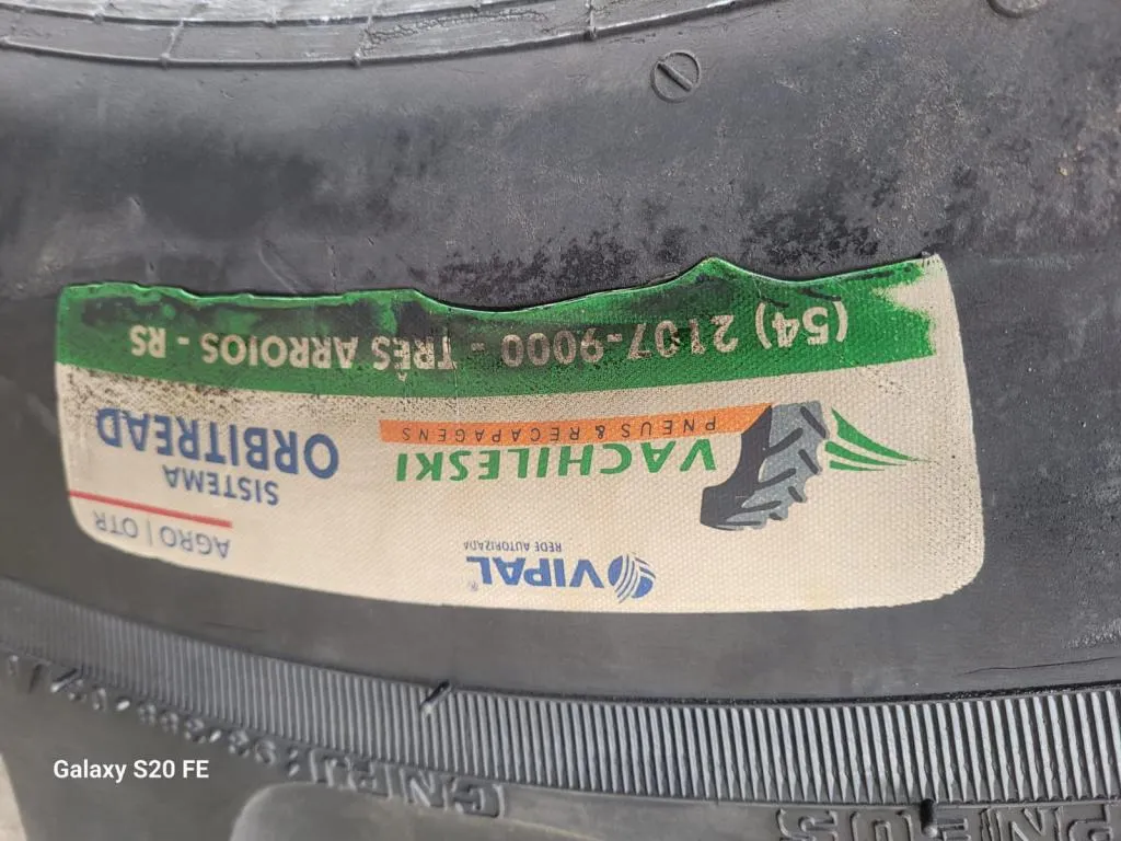 Trator Valtra BH 180 Hiflow 4×4 cabinado  Ano 2009 