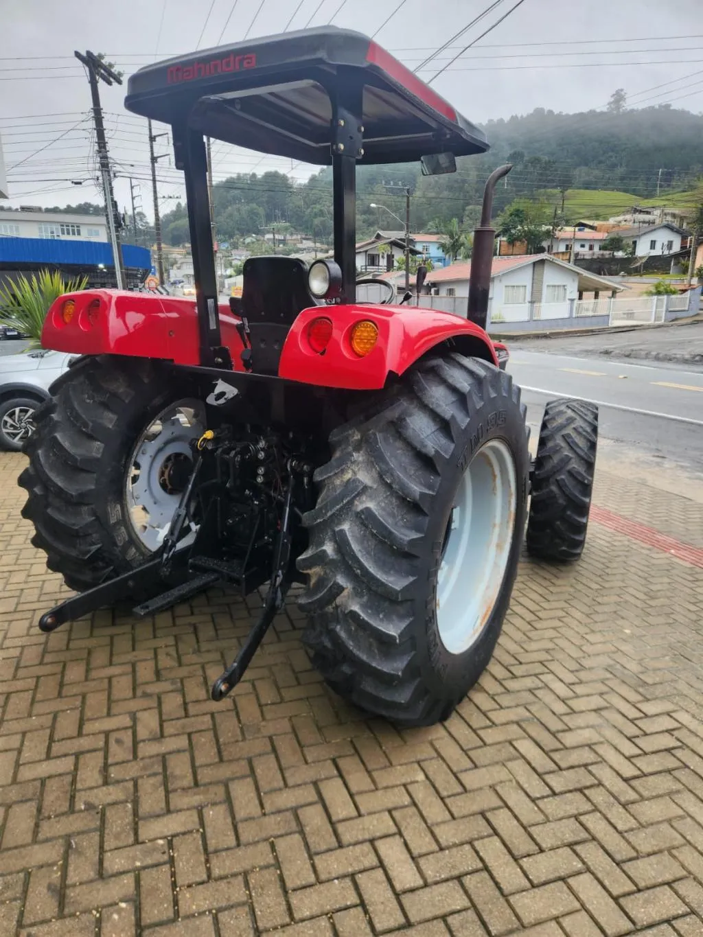 Trator Mahindra 9500s ano 2019 com 3.100 horas