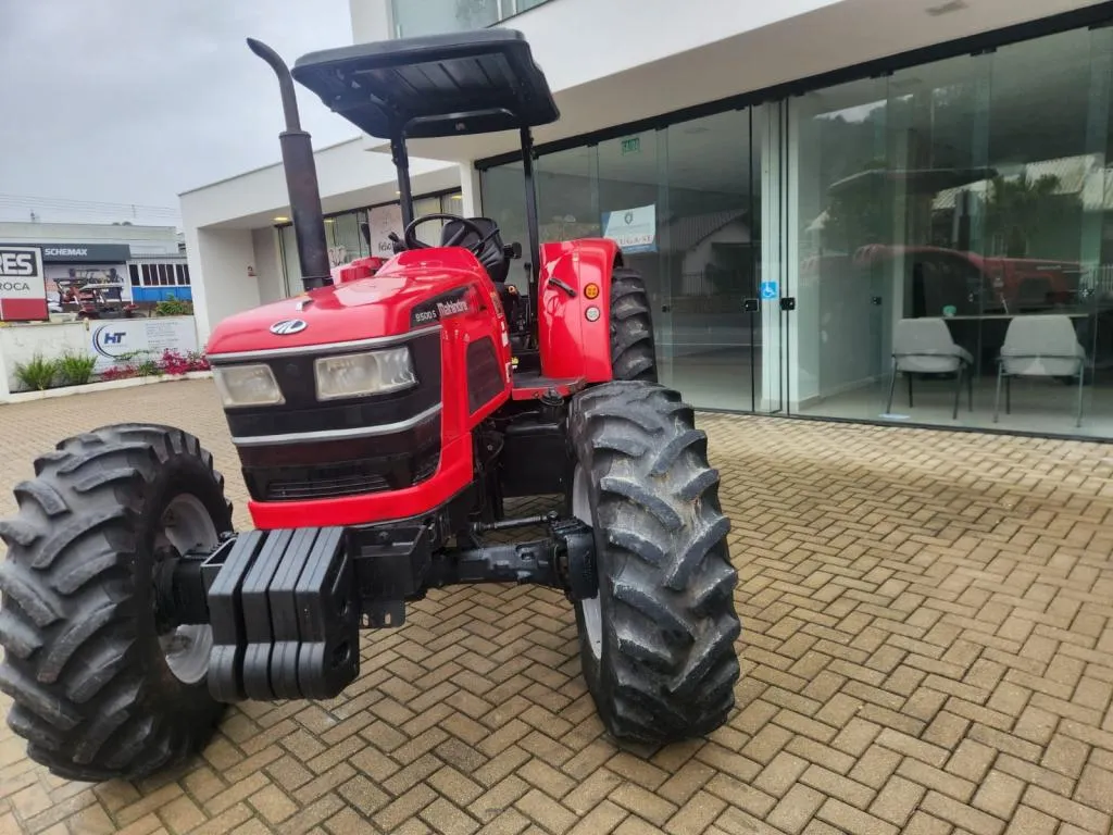 Trator Mahindra 9500s ano 2019 com 3.100 horas