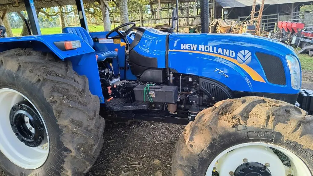 Trator New Holland TT 75 turbo e intercooler de fábrica ano 2020
