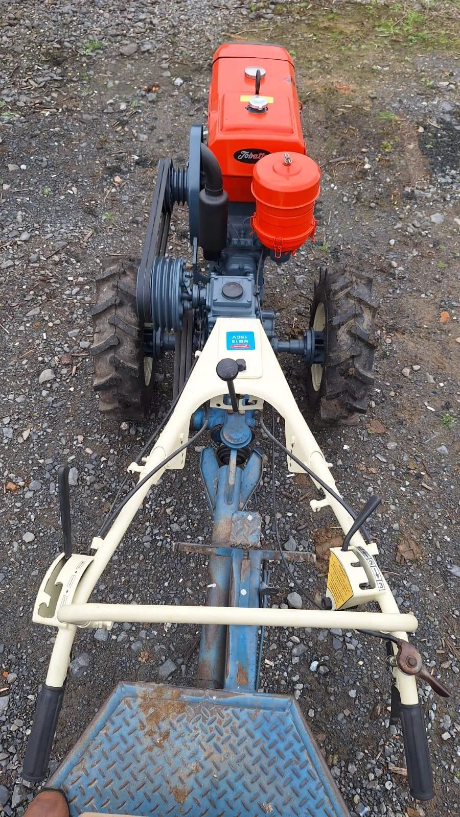 MICRO TRATOR TOBATA 15 COM CARRETA MOLDEMAQ 4X4