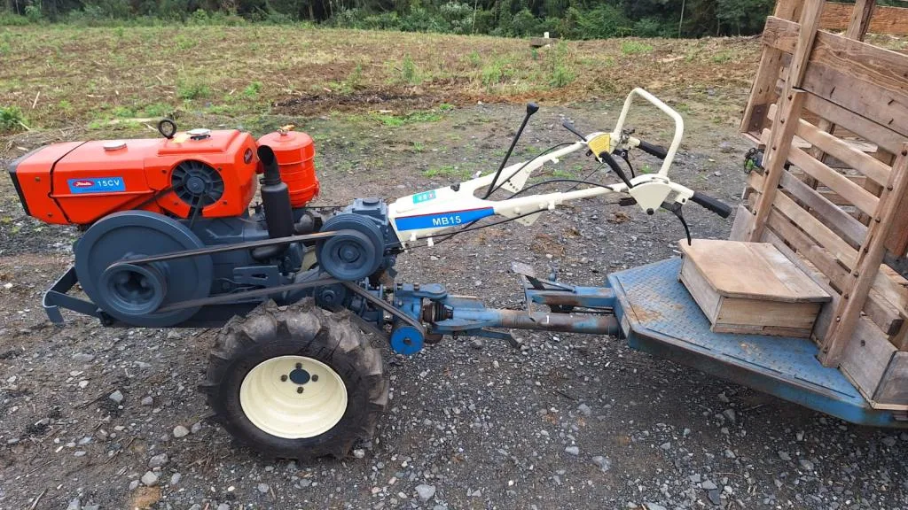 MICRO TRATOR TOBATA 15 COM CARRETA MOLDEMAQ 4X4