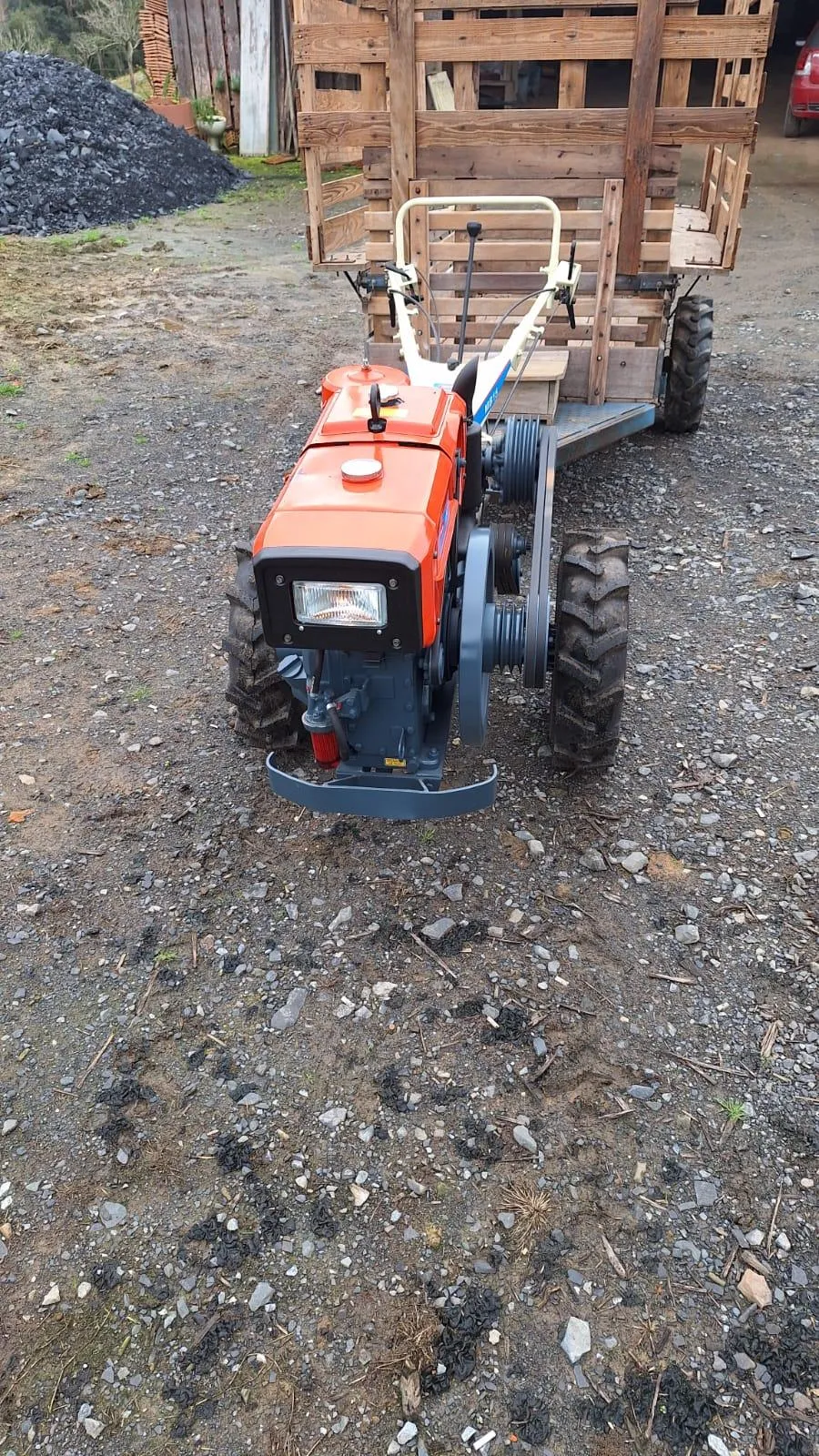 MICRO TRATOR TOBATA 15 COM CARRETA MOLDEMAQ 4X4
