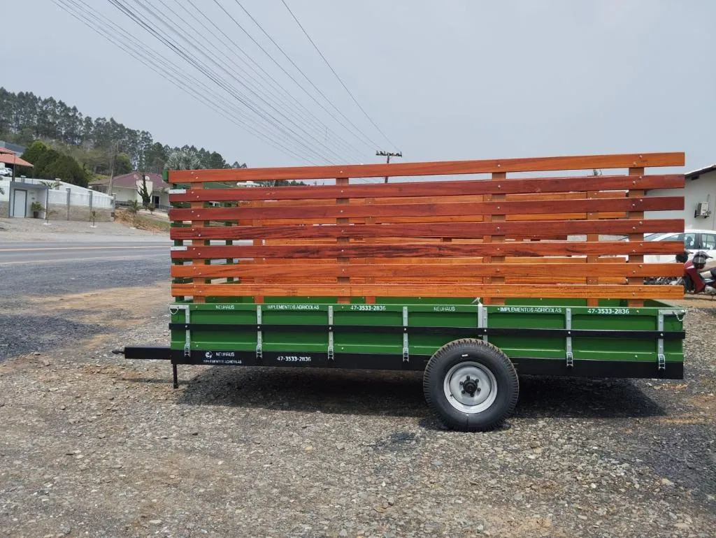 CARRETA AGRÍCOLA  DE MADEIRA 4,5X1,80 6 TONELADAS 