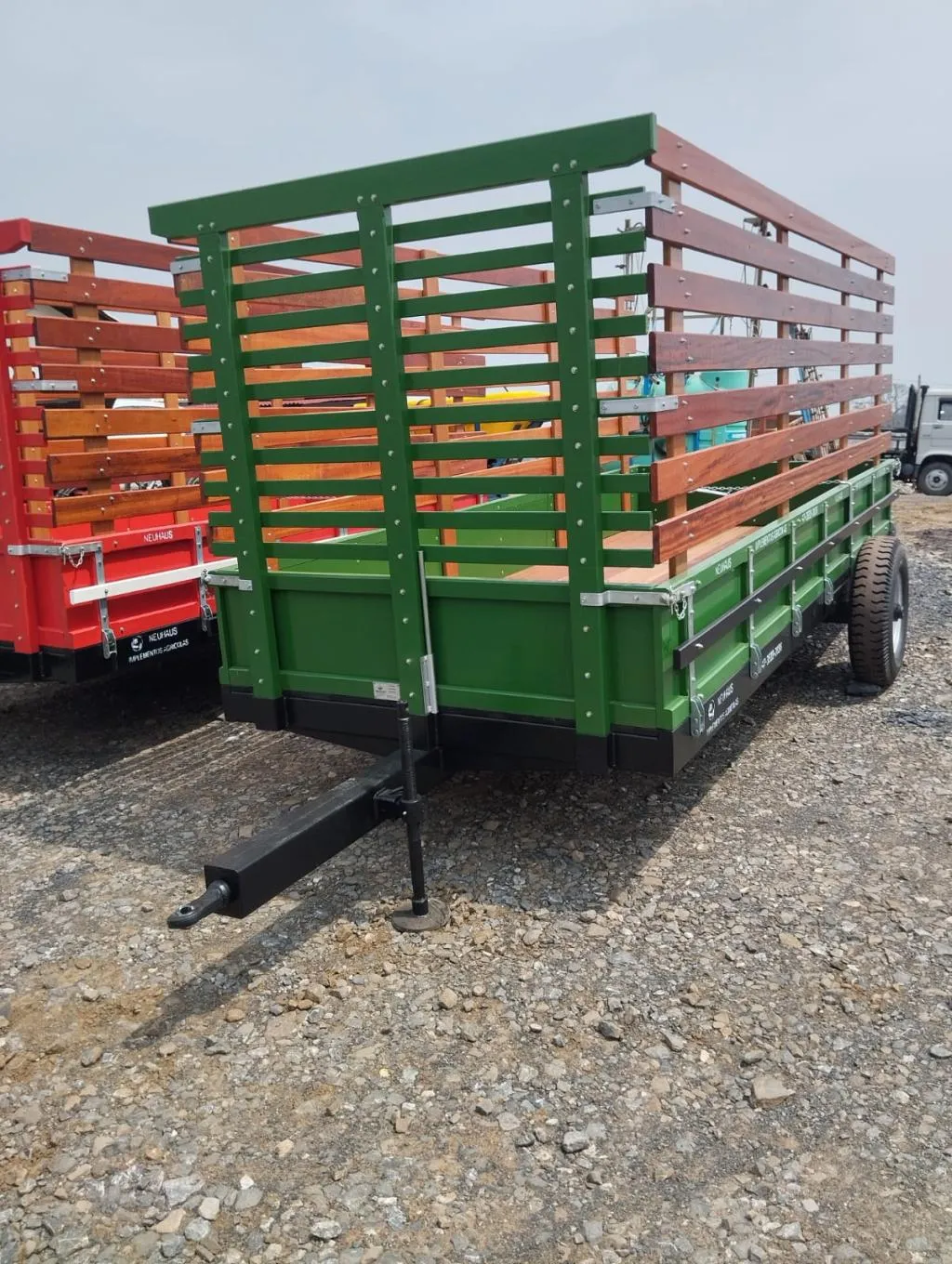 CARRETA AGRÍCOLA  DE MADEIRA 4,5X1,80 6 TONELADAS 