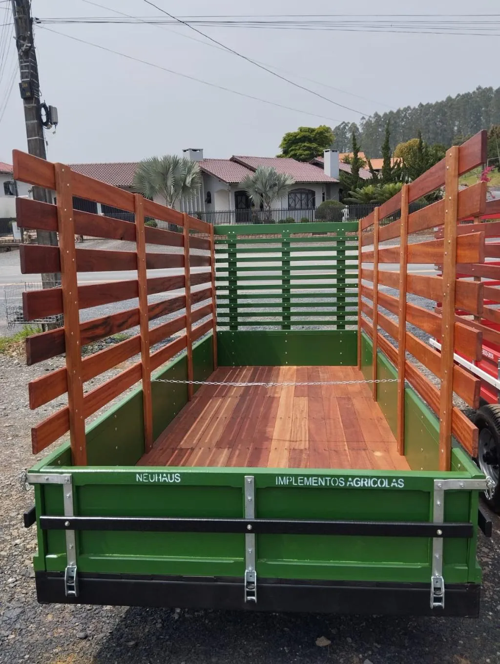 CARRETA AGRÍCOLA  DE MADEIRA 4,5X1,80 6 TONELADAS 