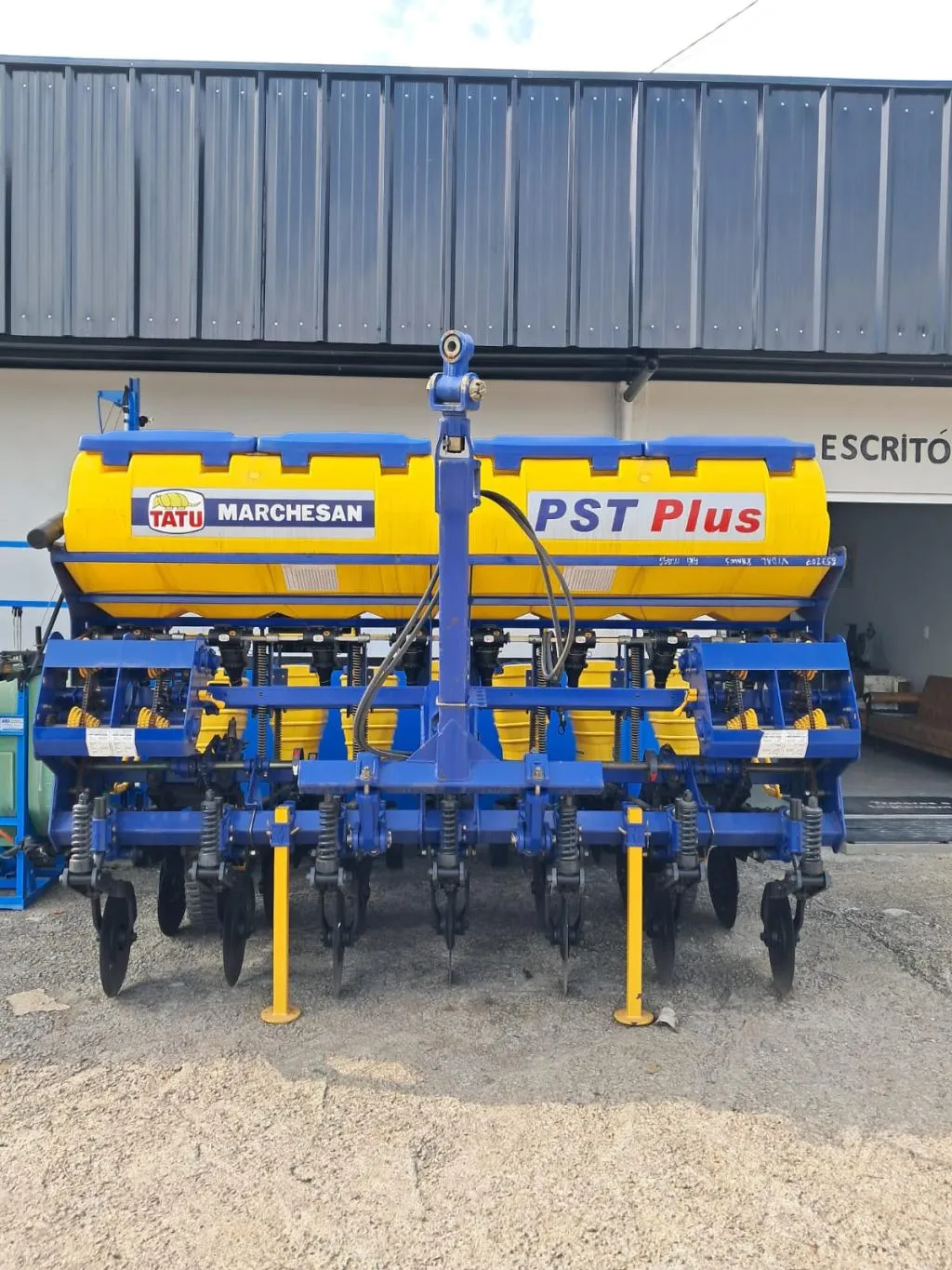 Plantadeira Tatu Marchesan PST Plus 7 linhas