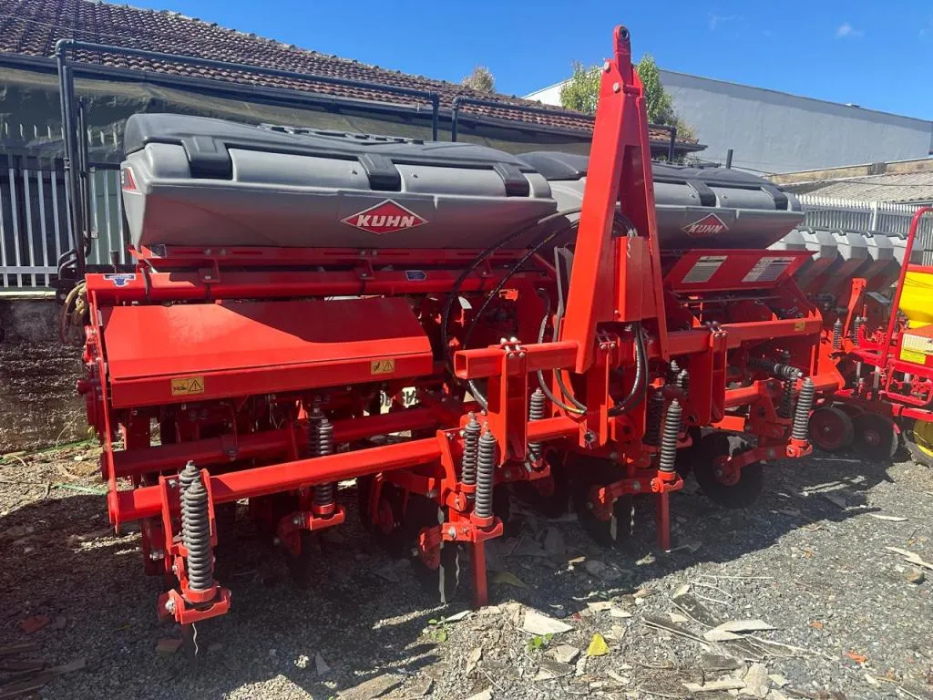 PLANTADEIRA KUHN PG PLUS 7,8 E 9 LINHAS NOVA