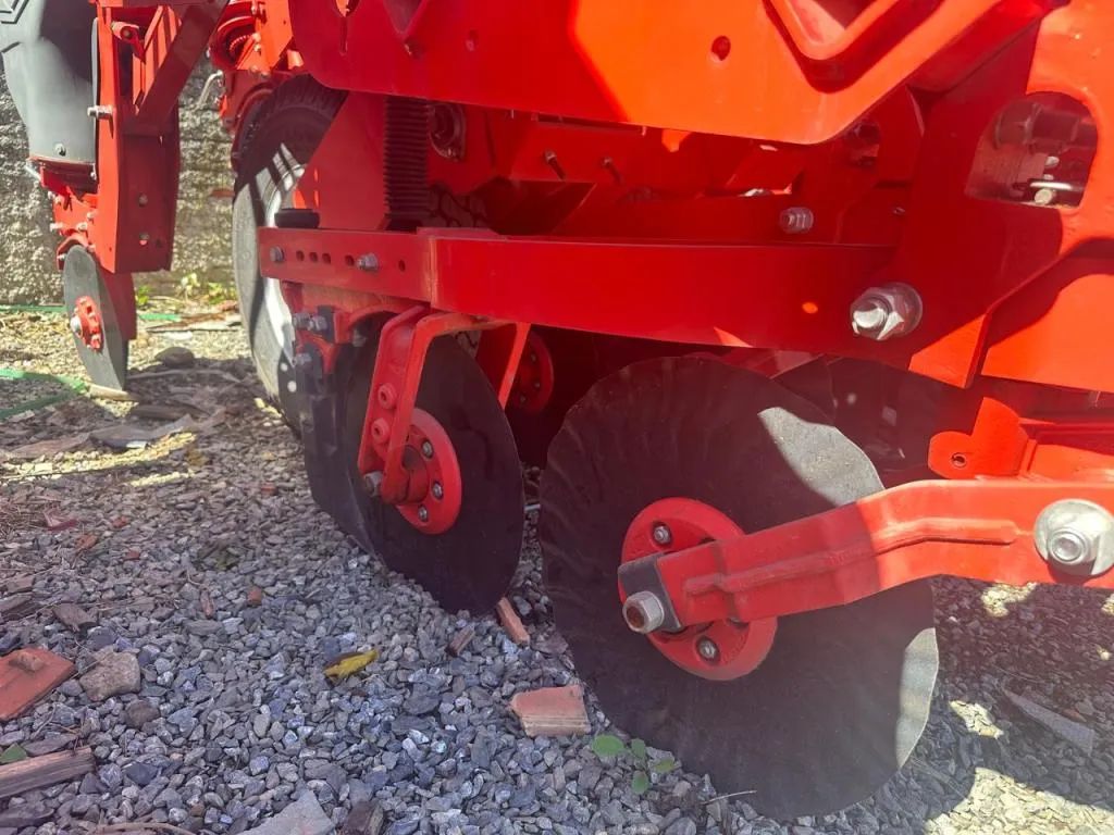 PLANTADEIRA KUHN PG PLUS 7,8 E 9 LINHAS NOVA