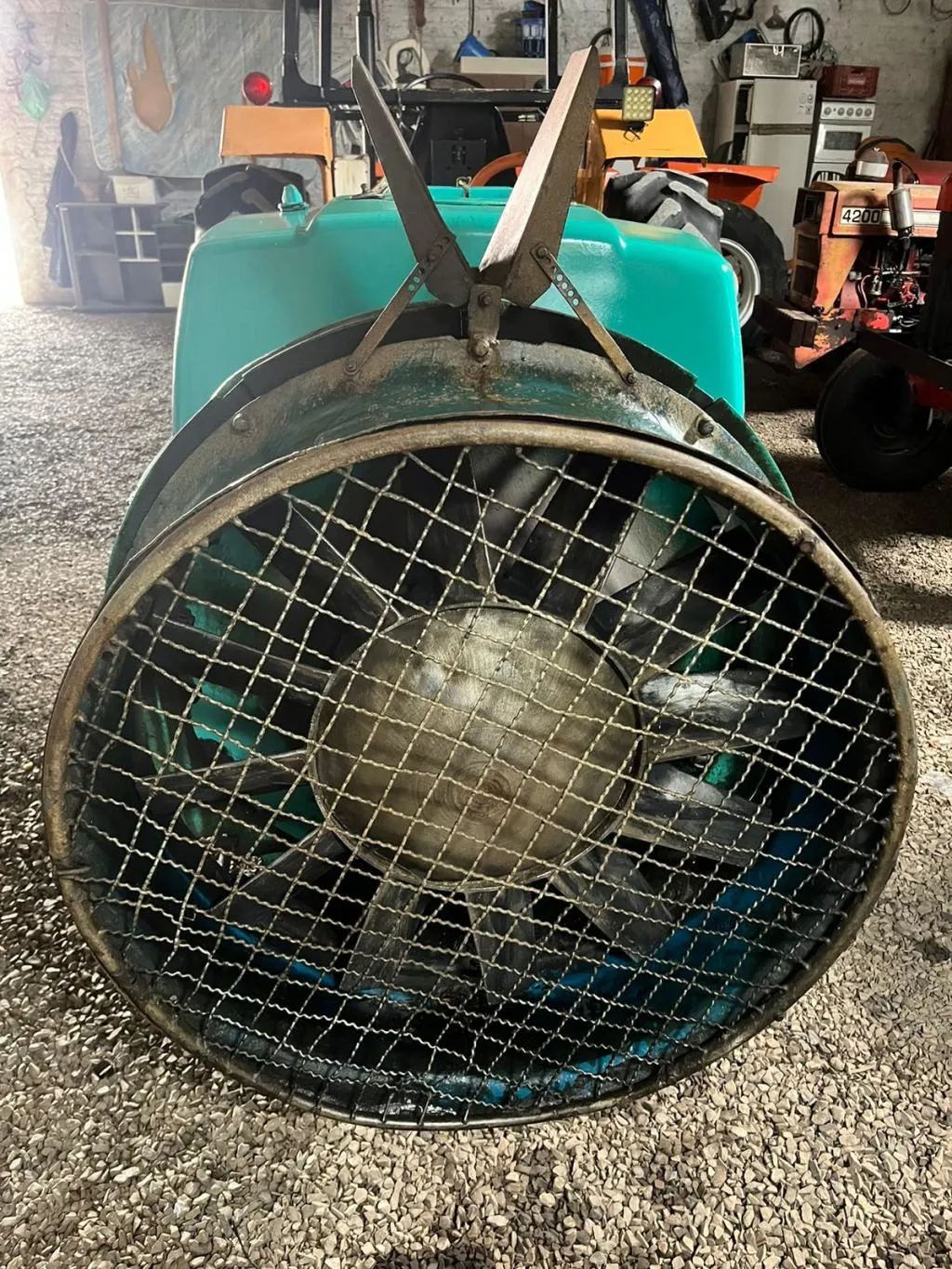Pulverizador Turbina Berthoud 450 litros 14 bicos Hélice com 12 pás