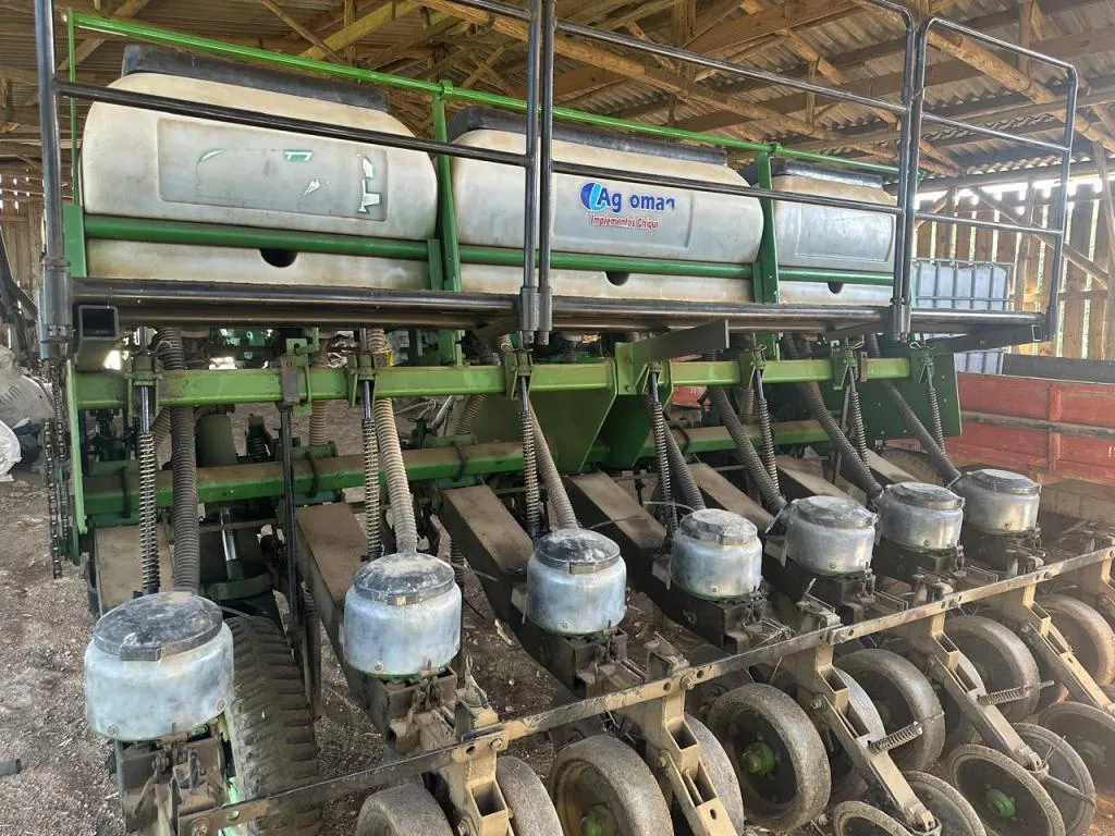 Plantadeira arrasto Marca GIHAL 7 linhas  Pipoqueira