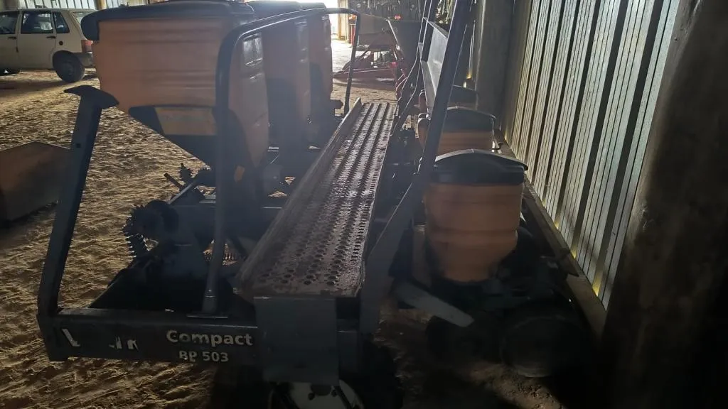 Plantadeira Valtra 3 linhas
