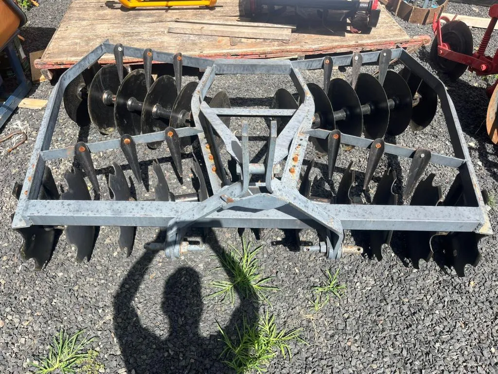 Grade niveladora Baldan 24 discos
