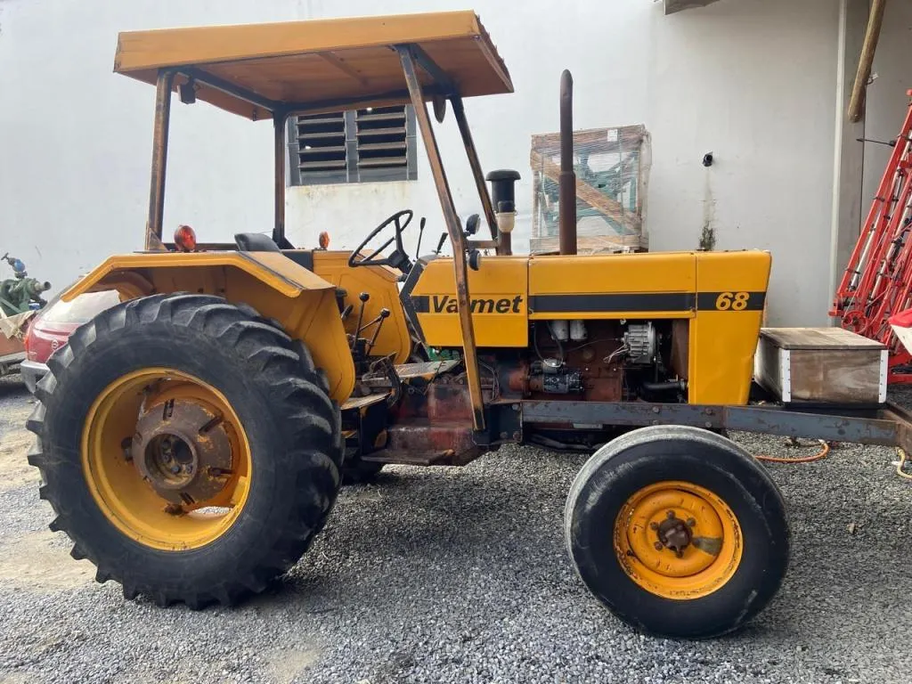 Trator Valmet 68  Ano 89 