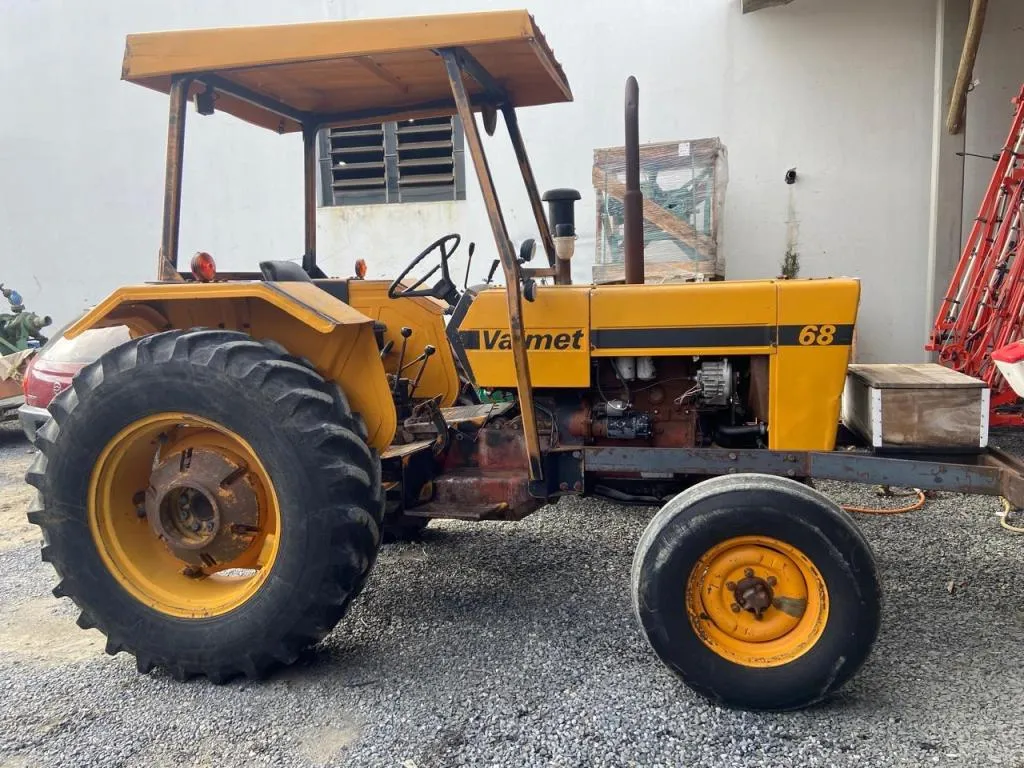 Trator Valmet 68  Ano 89 