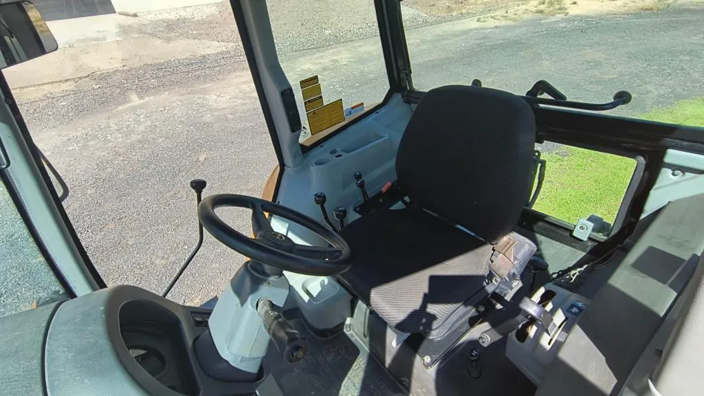 Trator Valtra A800R ano 2023 cabinado 