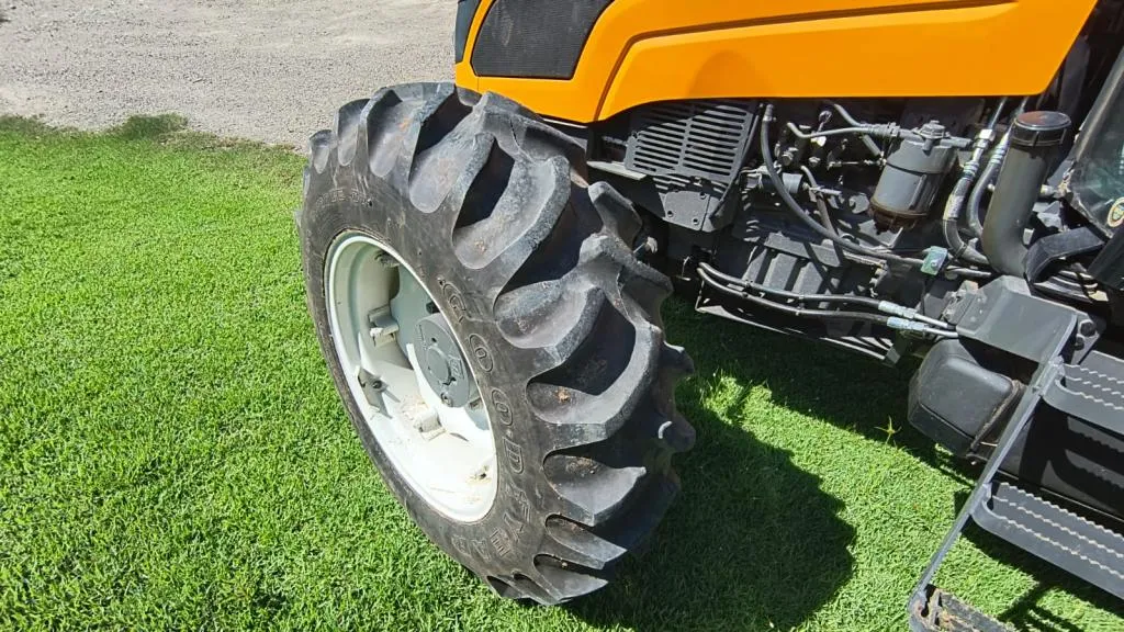 Trator Valtra A800R ano 2023 cabinado 