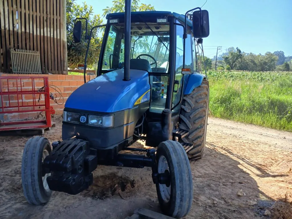 Trator New Holland TL 80 ano 2001 Gabine Original
