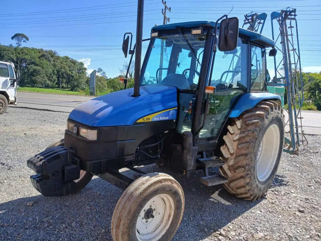 Trator New Holland TL 80 ano 2001 Gabine Original