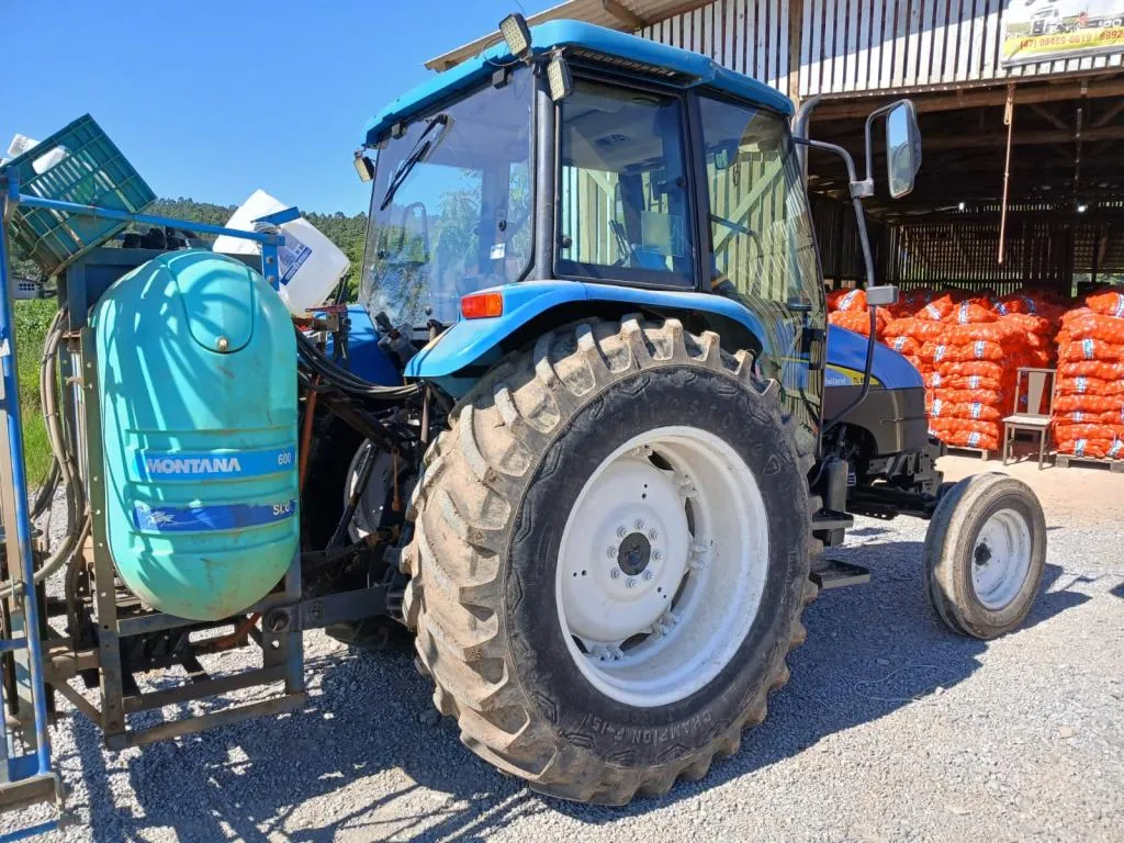 Trator New Holland TL 80 ano 2001 Gabine Original