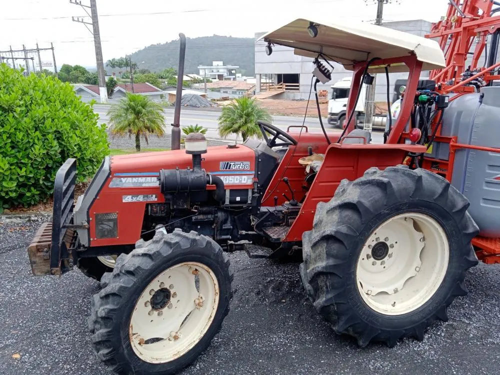 Trator 4x4 Yanmar Agritech 1050 turbo motor 03 cilindros 50cv