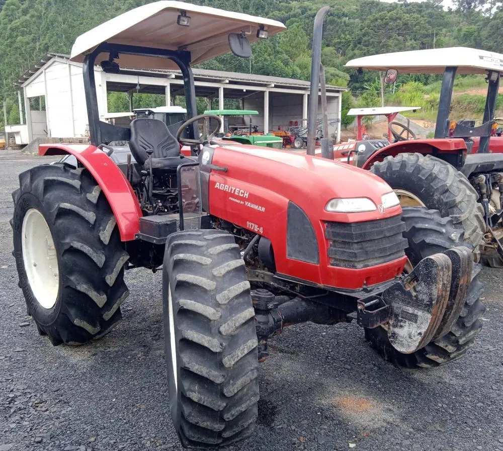 Trator 4x4 Yanmar Agritech 1175 motor 04 cilindros 75cv - Revisado