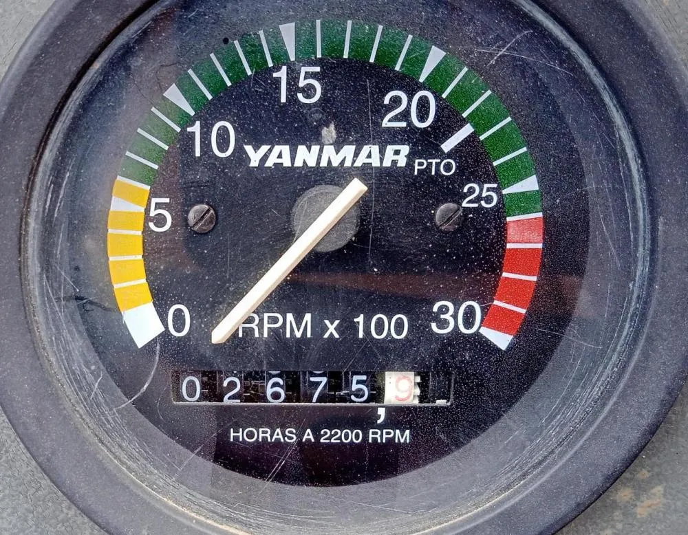 Trator 4x4 Yanmar Agritech 1050 turbo motor 03 cilindros 50cv