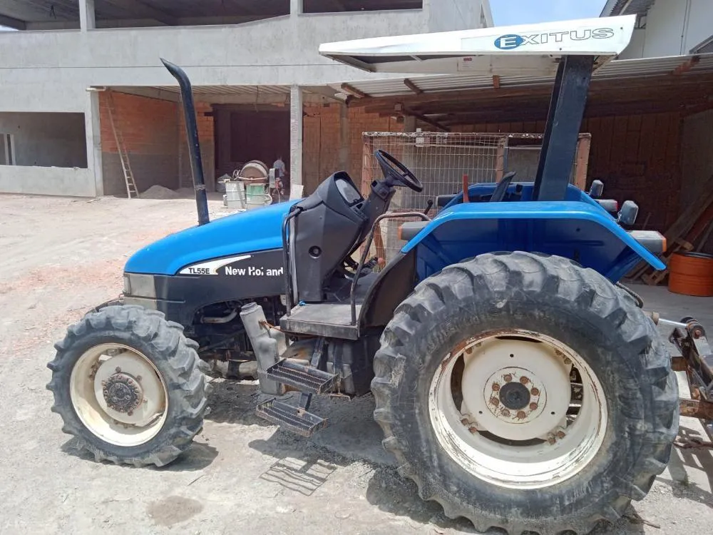 Trator 4x4 New Holland TL55 motor de 55cv (Revisado)