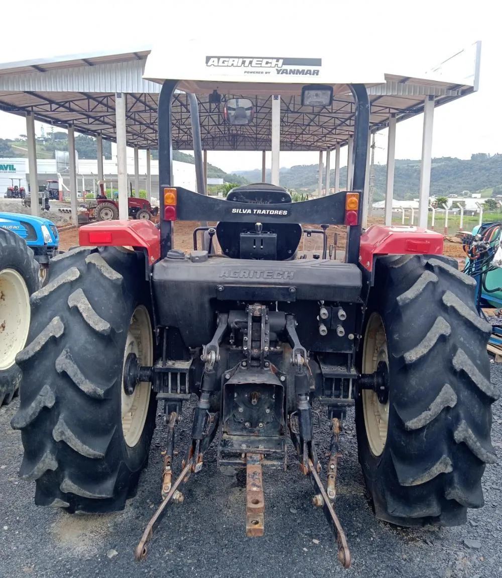 Trator 4x4 Yanmar Agritech 1175 motor 04 cilindros 75cv - Revisado