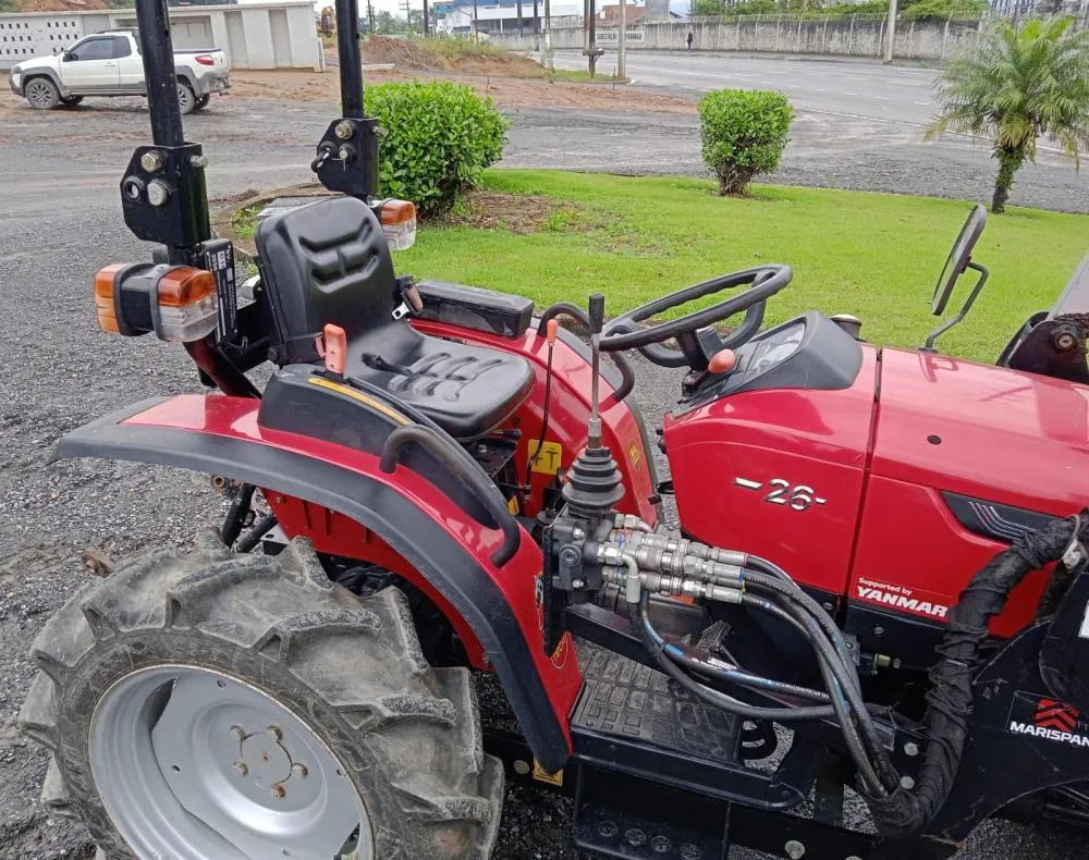 Trator 4x4 Solis 26 com concha frontal, motor 03 cilindros 25cv - Revisado