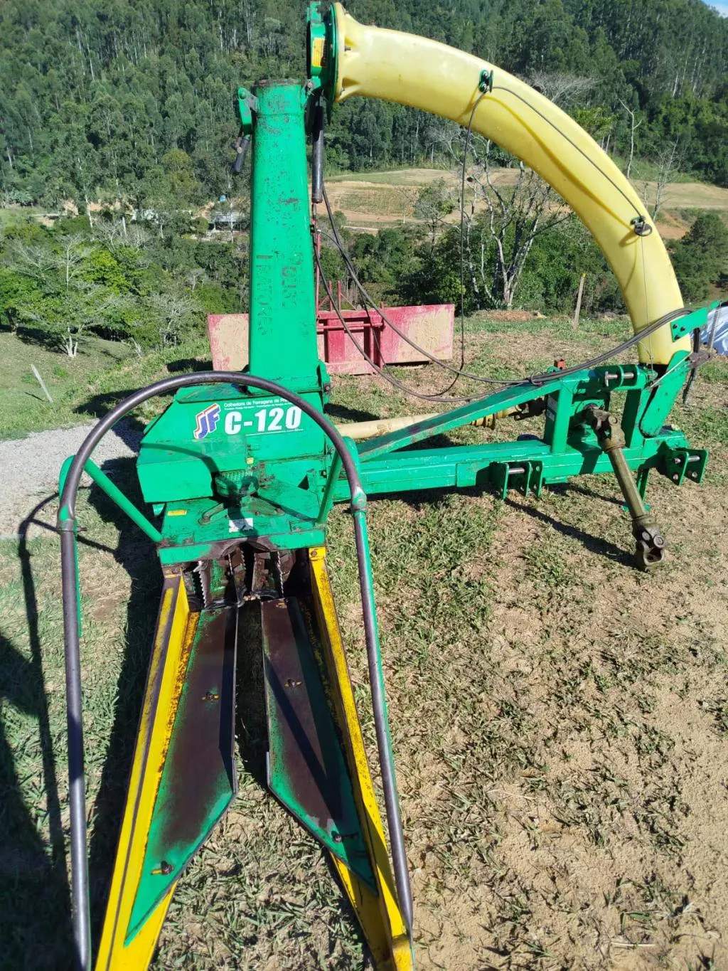 ENSILADEIRA JF C120 12 FACAS